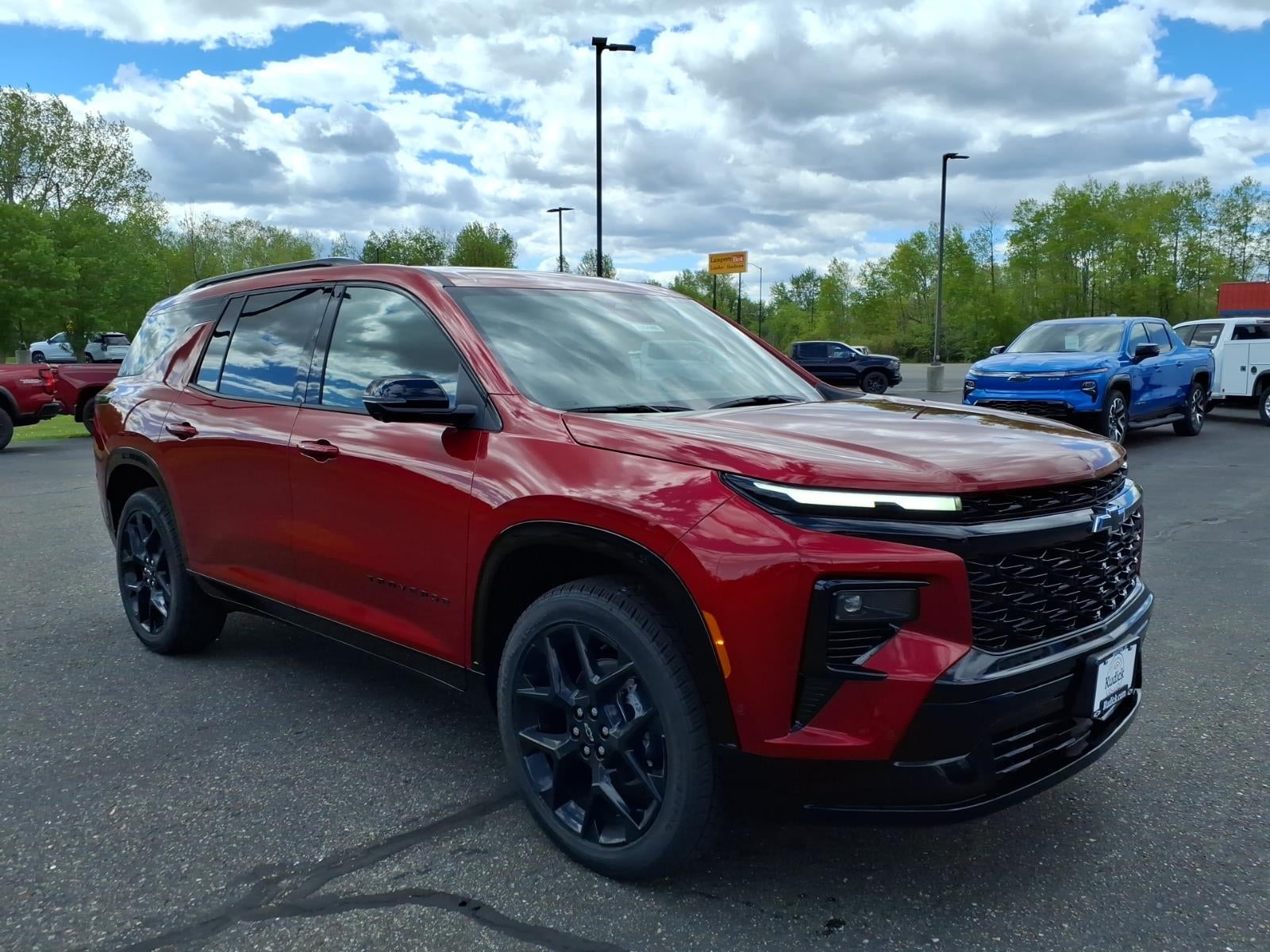 2026 Chevrolet Traverse RS in Radiant Red Tintcoat — front three-quarter view