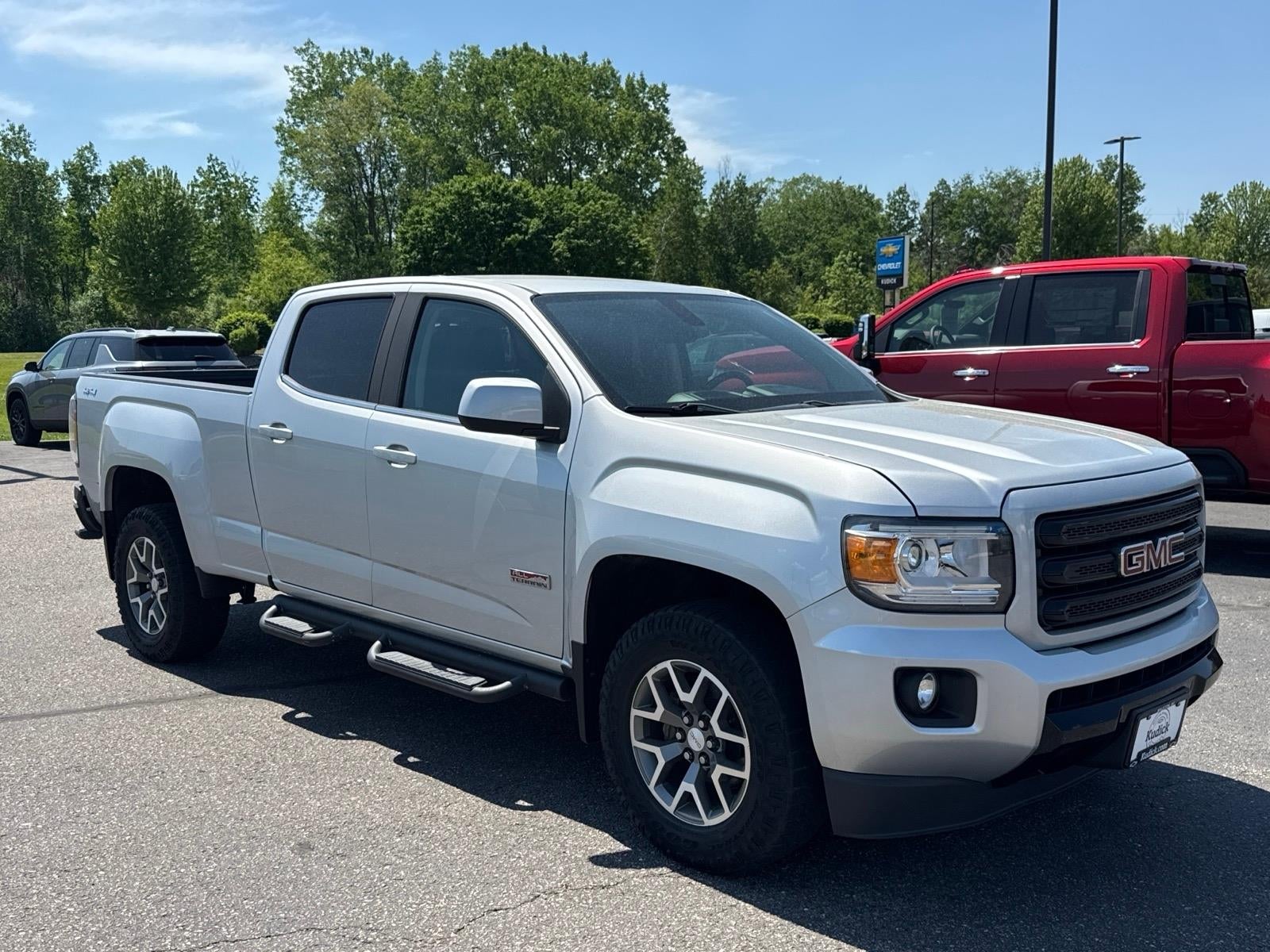 2018 GMC Canyon 4WD All Terrain w/Cloth in Silver — front three-quarter view
